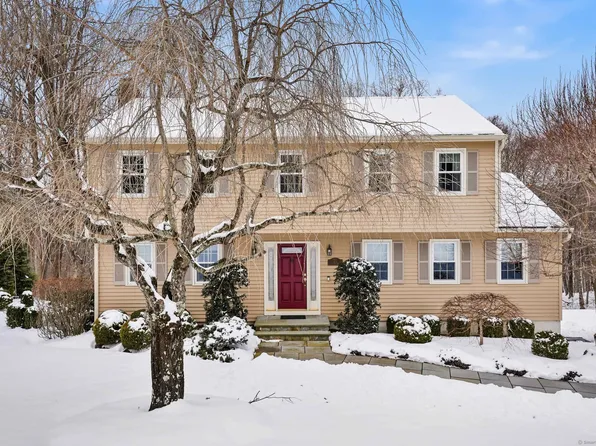 71 Greenbrier Road, Trumbull, CT 06611