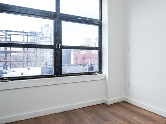 5th image of 555 Graham Ave #1S