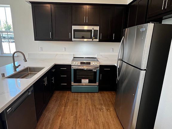 5th image of 218 Church St #102