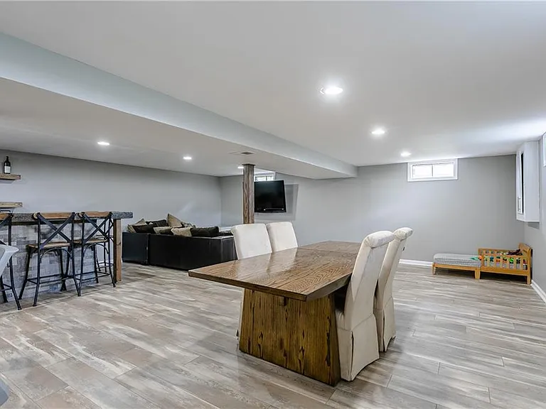 2 Kennedy Cir — Photo 14
