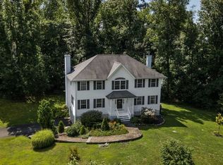 8 Tree Line Ct, Fishkill, NY 12524