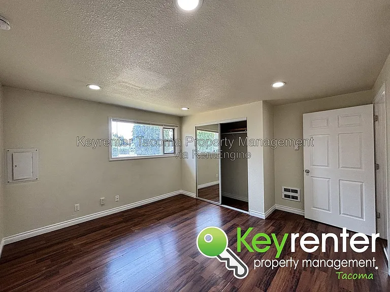 11916 Alaska St S — Photo 7