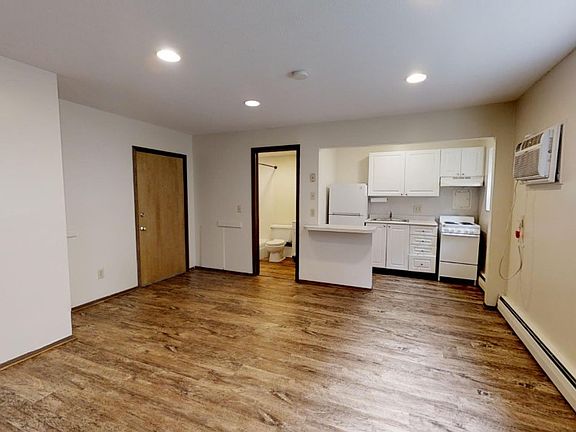 5th image of 120 E 13th Ave #B