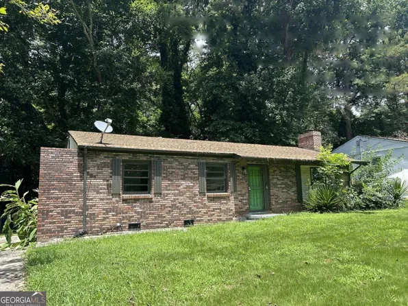 2740 Santa Barbara Dr NW, Atlanta, GA 30318