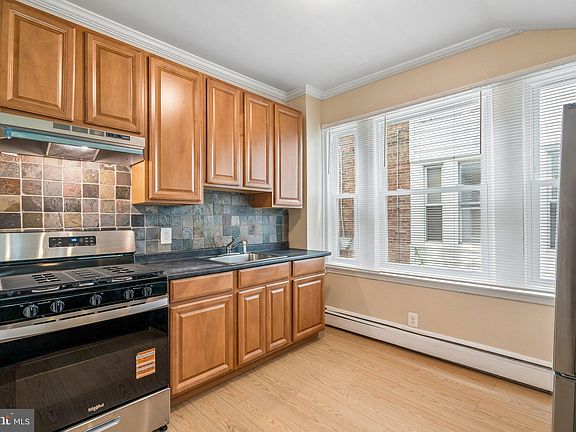 5th image of 481 Gerhard St #1