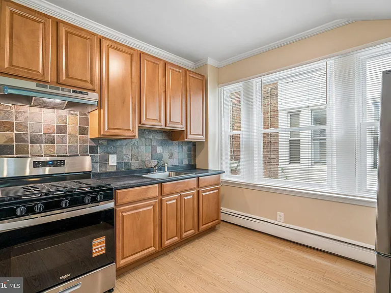 481 Gerhard St #1 — Photo 5