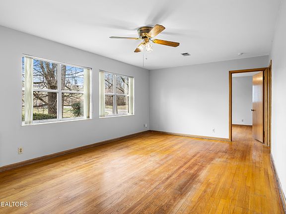 3rd image of 108 Shady Ln
