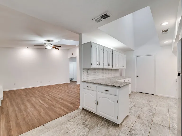 3940 Dalgreen Cir — Photo 5
