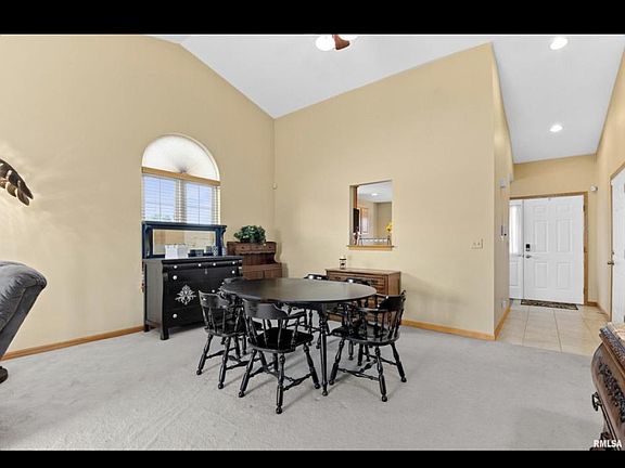3rd image of 1834 Kingsbury Rd