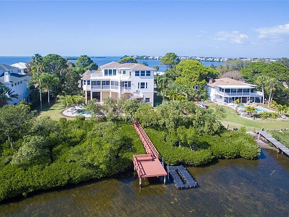 4th image of 1611 Sea Breeze Dr