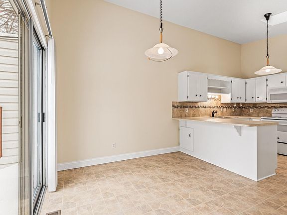 5th image of 8523 Xebec St NE