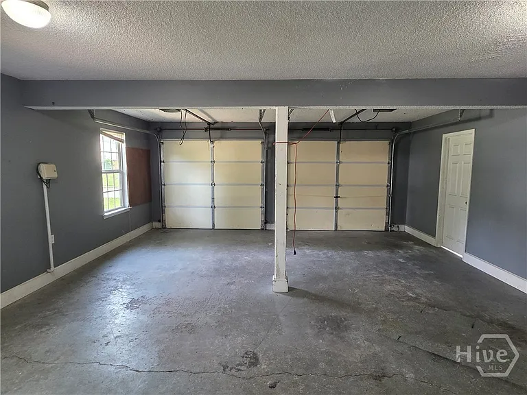 301 Aspen Dr — Photo 24