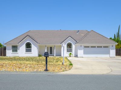 2011 Grouse Dr, Valley Springs, CA, 95252