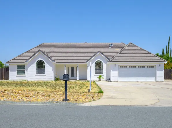 2011 Grouse Dr, Valley Springs, CA 95252