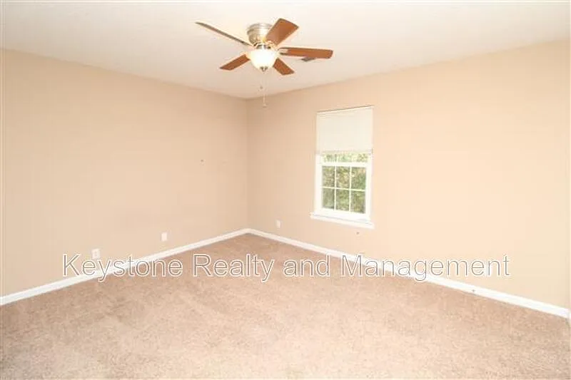 2 bed, 1.5 bath, 1050 sqft, $975 — Photo 4