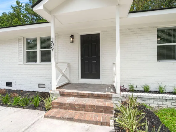 209 Grayson St, Walterboro, SC 29488