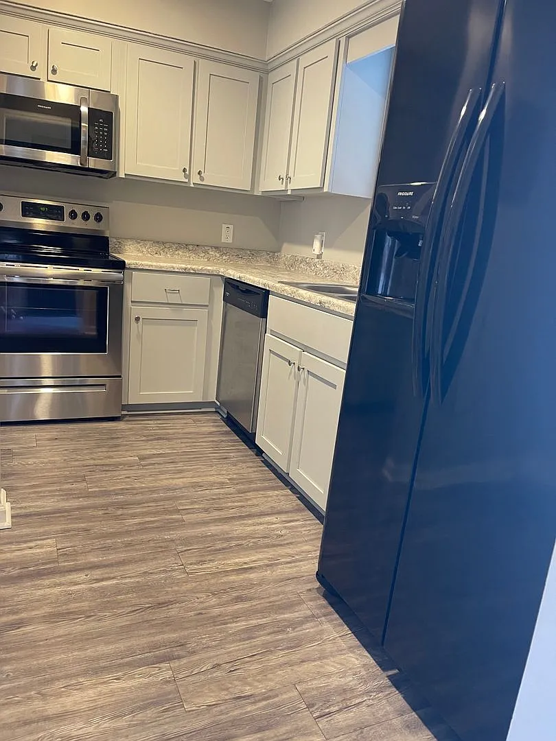 Beautiful Duplex Close to Mid-Town Savannah — Photo 3