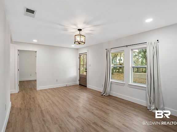 4th image of 721 Shiloh St