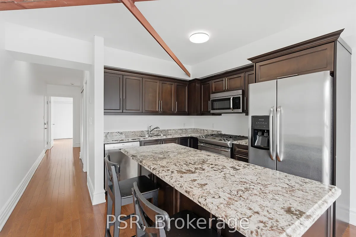 Building Photo - 2541 Yonge St #1