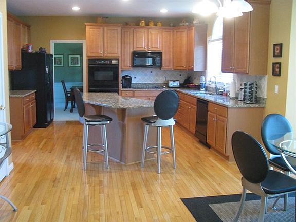 5th image of 6604 Cherry Laurel Dr