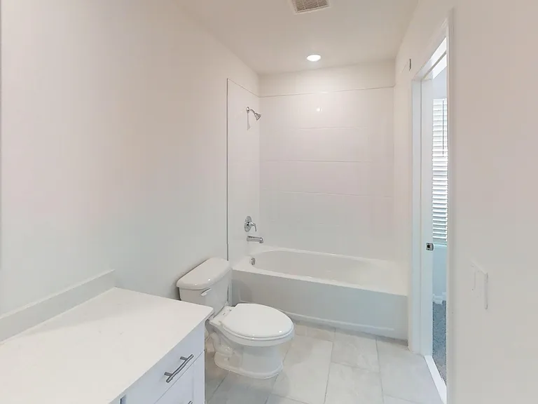 1129 Bradford Park Dr — Photo 8