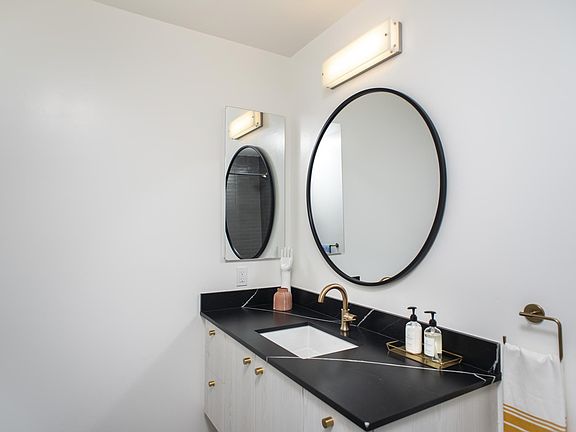 5th image of 470 Nautilus St APT 303