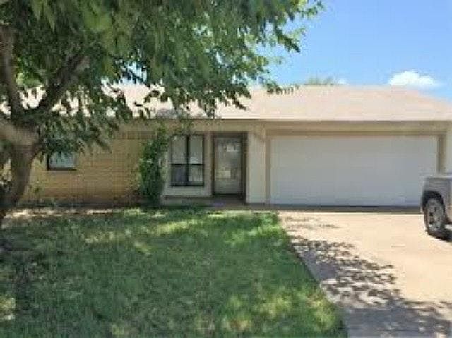 1st image of 1633 Linda Lee Dr