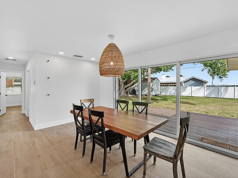 1839 Saint George Dr — Photo 21