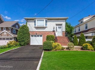 204 Horton Hwy, Mineola, NY 11501