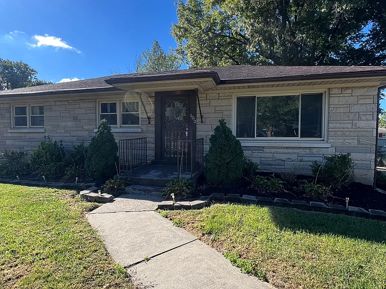 6012 Applegate Ln — Photo 1