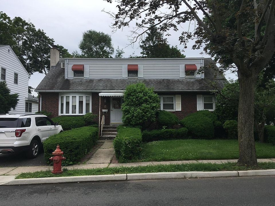 1st image of 185 Conover Ave Floor 1