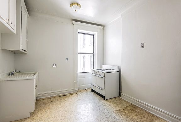 3rd image of 420 8th Ave APT 3A