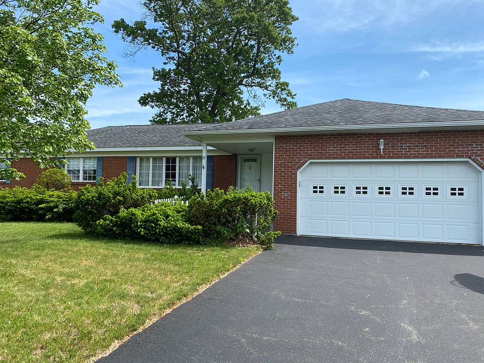 1st image of 9 Joy Dr