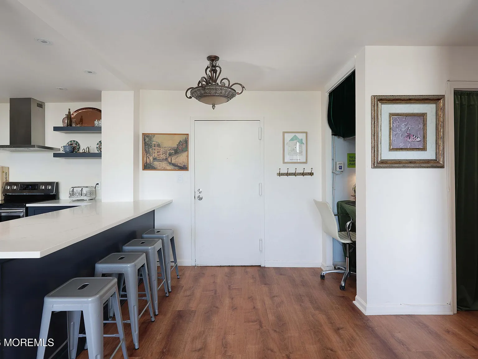 1 bed, 893 sqft, $3,000 — Photo 2