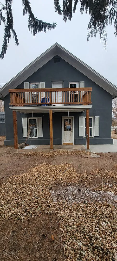 Large Home on private lot — Photo 1