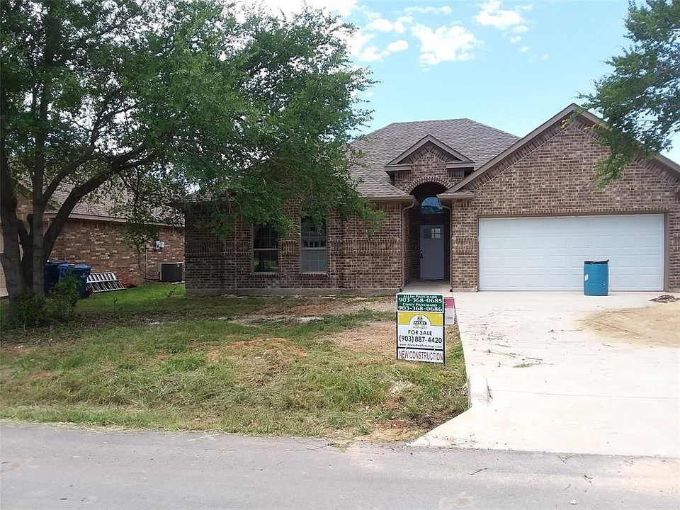 1st image of 307 Port Dr