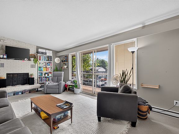 5th image of 1480 Leaside Ave