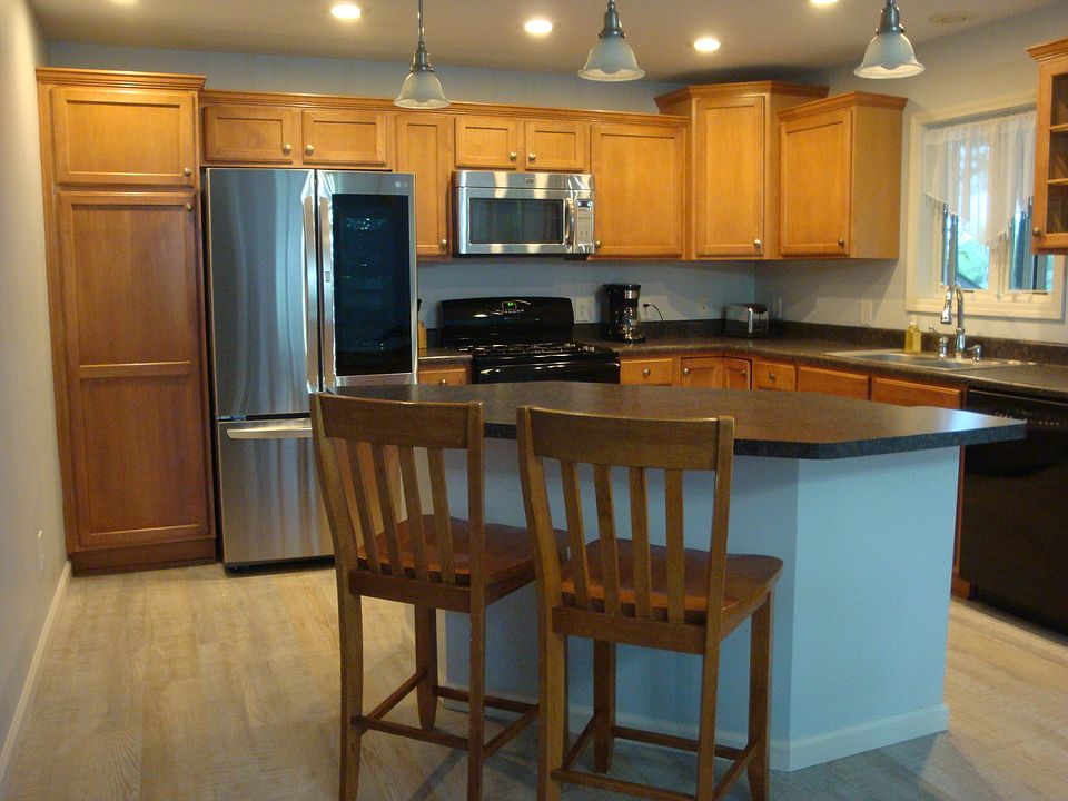 147 Swafford Ave, Cissna Park, IL 60924 Zillow