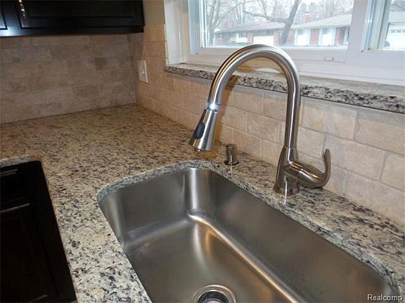 5th image of 29069 Lori St