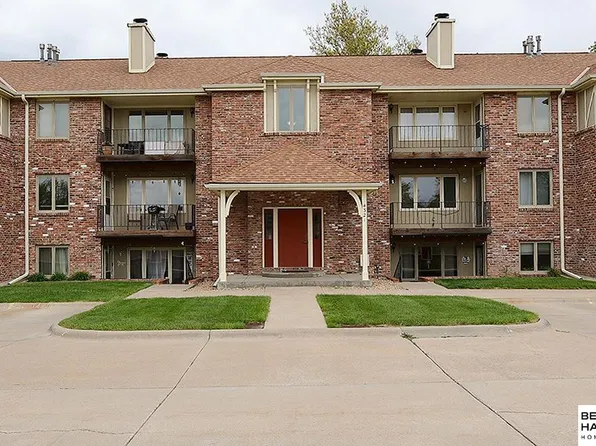 4321 S 58th St APT 8, Lincoln, NE 68516