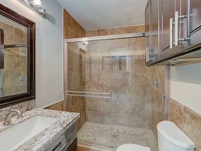 4 bed, 1400 sqft, $1,000 — Photo 1
