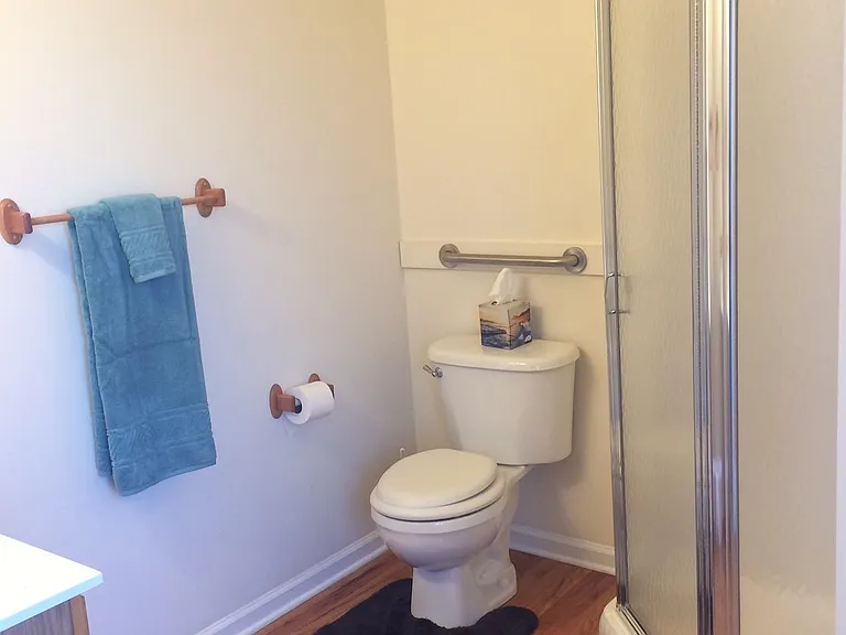 508 Lake Ter — Photo 13