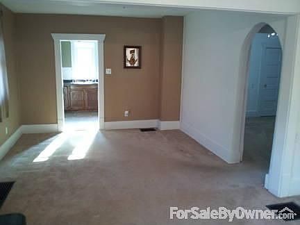 Dining Room : Carpeted, fresh paint