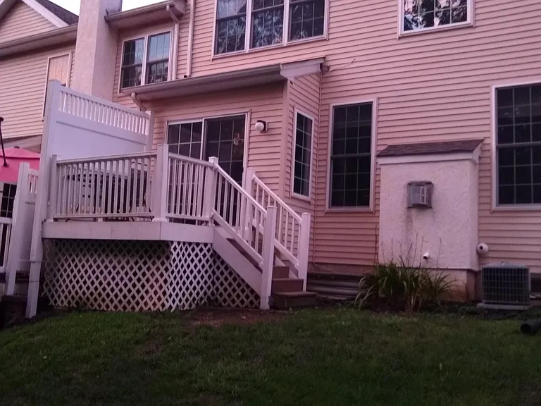 2382 Rosemont Ter — Photo 9