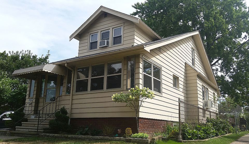 1st image of 2437 Tuxedo Ave