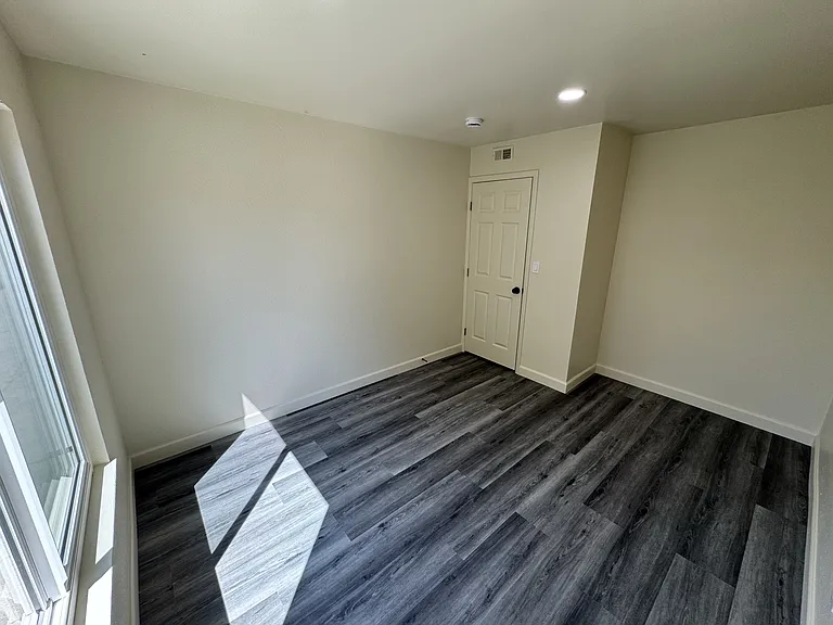916 Avenida Ysidora — Photo 11