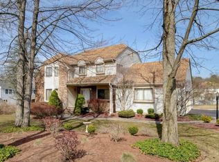 9 Mariner Dr, Randolph, NJ 07869