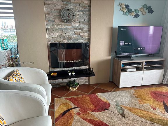 5th image of 3660 NE 166th St APT 801