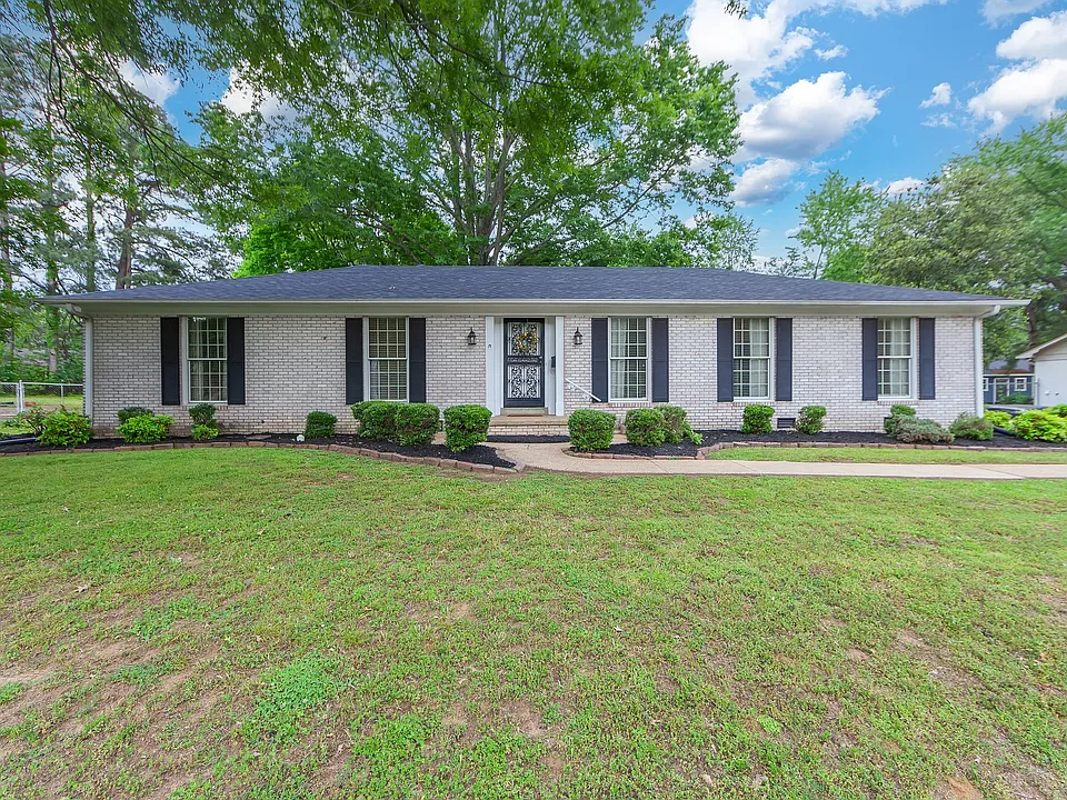 128 Laurie Cir