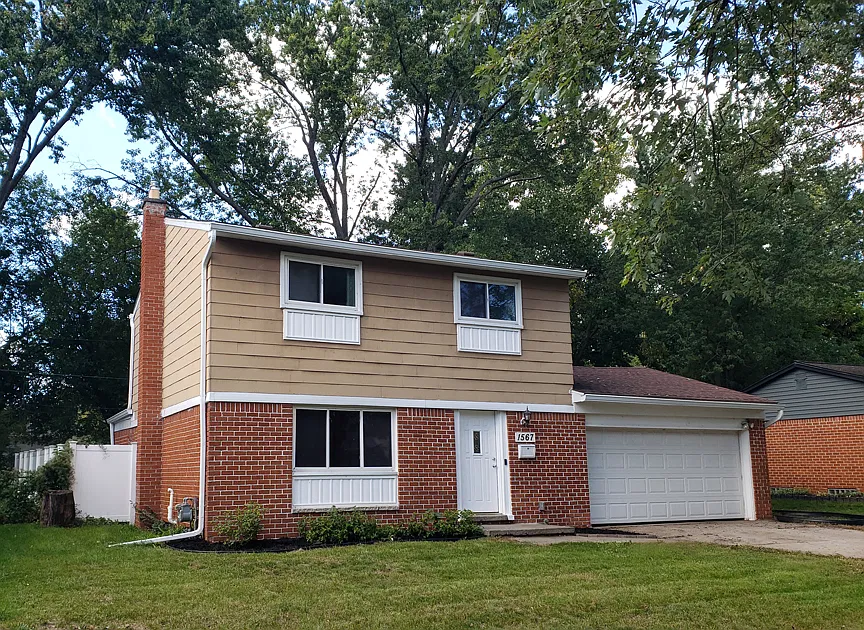 4 bed, 1.5 bath, 1537 sqft, $2,200 — Photo 2